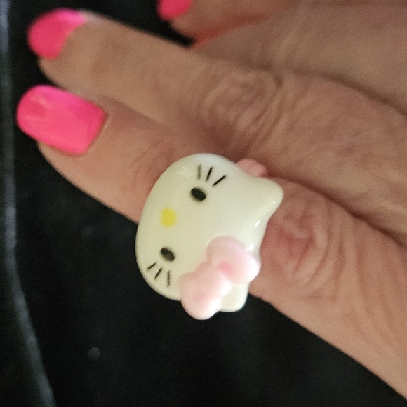 Hello Kitty Jewelry & Hair Accessory Collection - Picture 7 of 8